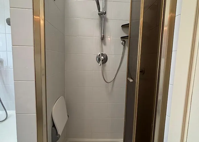 Side And View - New Bright Apartamento