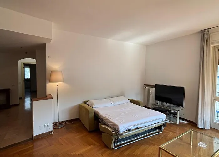 Side And View - New Bright Apartman