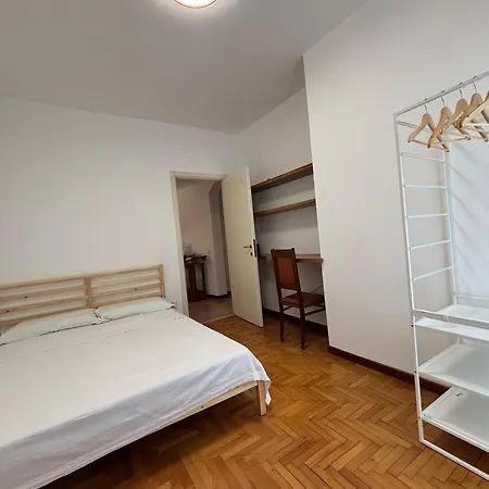 Side And View - New Bright Apartman *